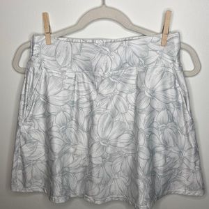 Kyodan Golf Skirt, Size P/S, white and gray . Excellent condition